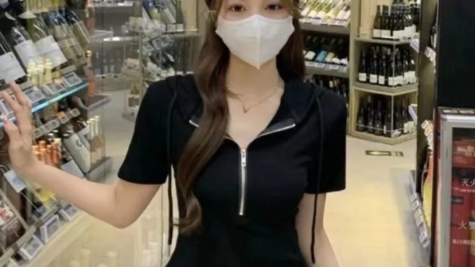 【H-Hstore】เสื้อยืดแขนสั้น มีฮู้ด แต่งซิป สไตล์เกาหลี สําหรับผู้หญิง และนักเรียน 【H-Hstore】เสื้อยืดแขนสั้น มีฮู้ด แต่งซิป สไตล์เกาหลี สําหรับผู้หญิง และนักเรียน